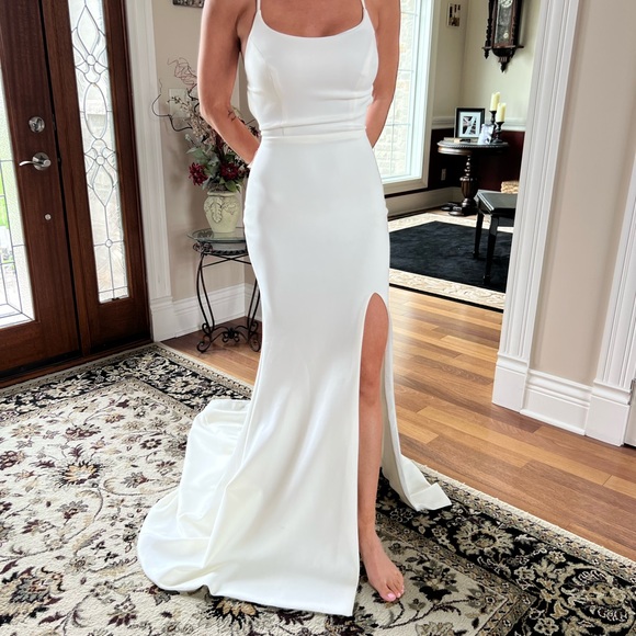 A&N luxe white gown - Picture 3 of 6